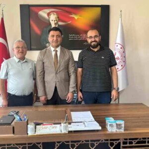 AK Parti Bilecik Merkez İlçe Başkanı Servet Yılmaz, Defterdar Bekir Şahin’i Ziyaret Etti