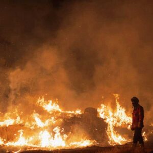 ispanyada orman yanginlari 50den fazla yerde devam ediyor pfNvSadT