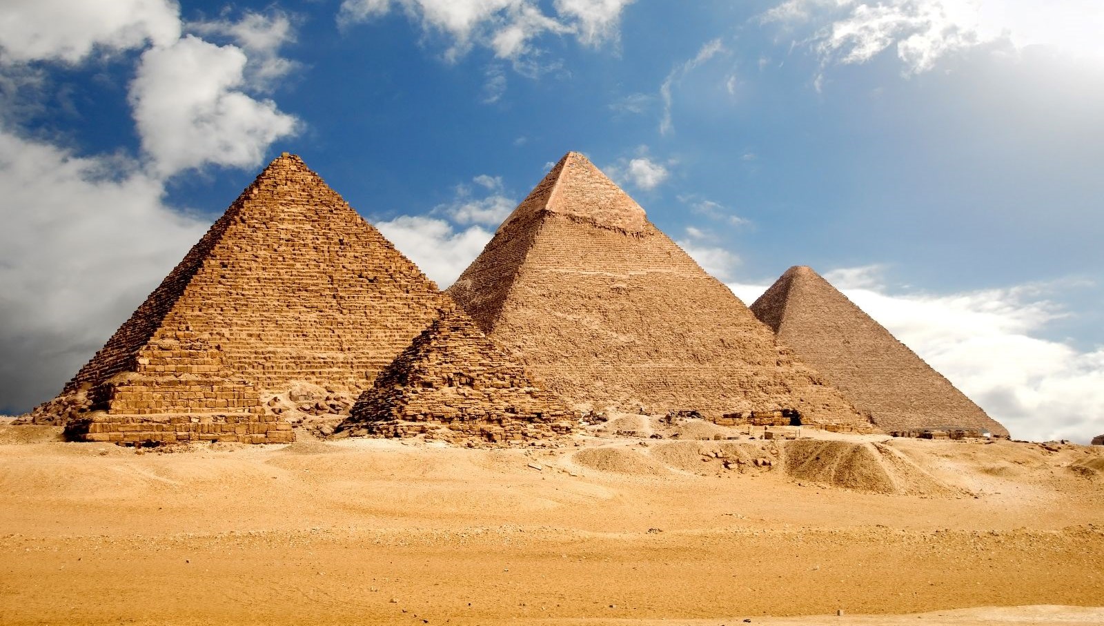 piramitlerin bitmeyen sirri yer alti dunyasina acilan uc kuyu kesfedildi 5BJGmxjQ.jpg