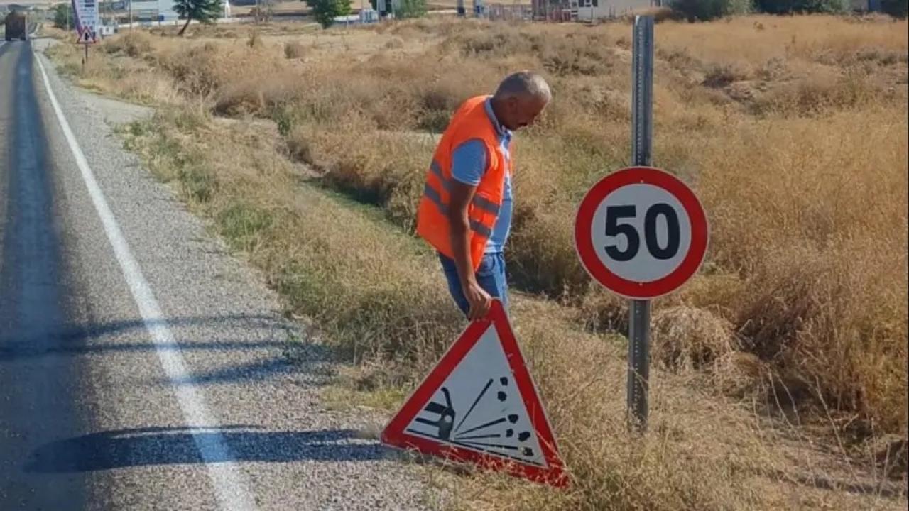 bakan duyurdu 32 bin 845 trafik levhasi kaldirildi KYOyZxhT.jpg
