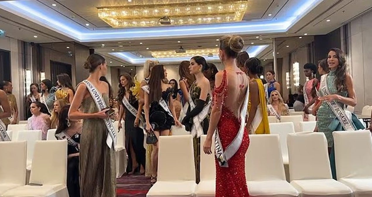 kainatin en guzel kadini salonu apar topar terk etti 9KquHxMX.jpg