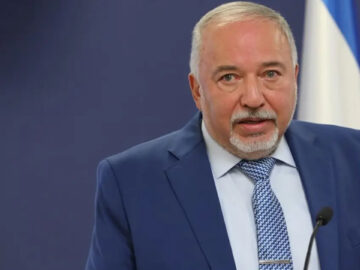 Eski İsrail Savunma Bakanı Liberman’dan Netanyahu’ya Sert Eleştiriler: “Ülkeyi Muz Cumhuriyetine Dönüştürdü”