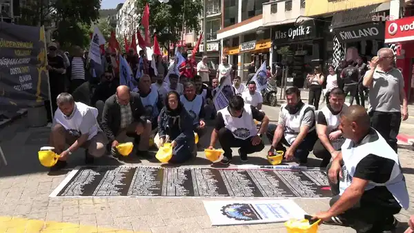 madencilerden-soma-yuruyusu-301-emekci-ile-beraber-adaleti-de-topraga-gomduk-ubtAGIqD