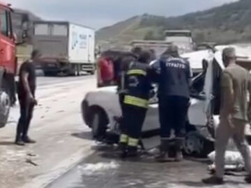 TAG Otoyolunda Feci Kaza: TIR’ın Çarptığı Araç Bariyerlere Saplandı, 2 Can Kaybı