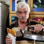 15 metrekarelik dukkaninda 50 yildir ayni utuyle utu tostu yapiyor mZLancSW