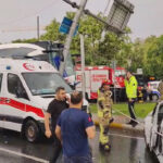 Eyupte yolcu otobusu araca carpti S8ffMbw8